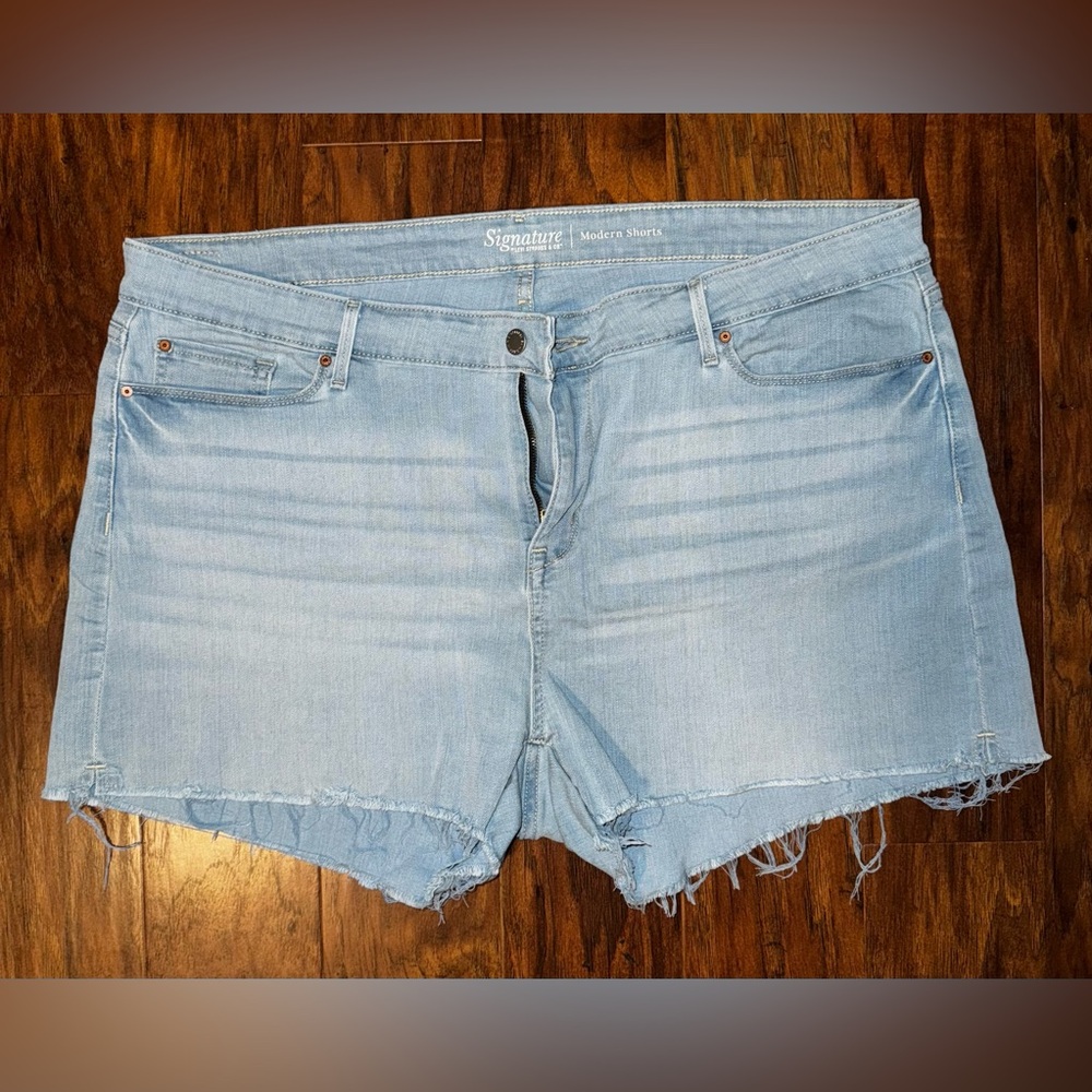 Signature by Levi Strauss - Modern Jean Shorts - Cut Off - Stretchy - 20